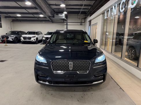 Used 2023 Lincoln Aviator Reserve w/ Equipment Group 201A AWD/4WD image 2