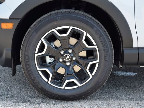 New 2026 Ford Bronco Sport Outer Banks w/ Outer Banks Tech Package+ AWD/4WD image 26