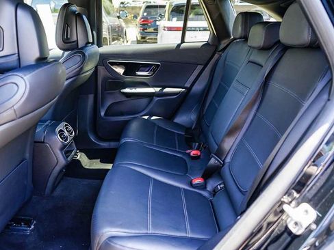 Used 2024 Mercedes-Benz GLC 300 image 17