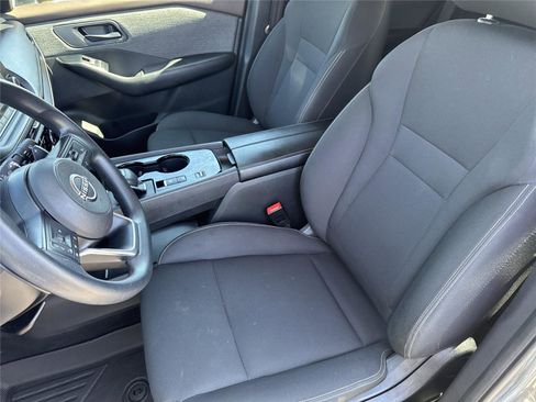 Used 2023 Nissan Rogue S FWD image 11