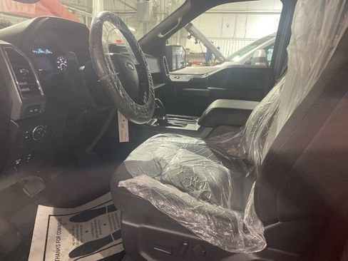 Used 2019 Ford F150 XLT w/ Equipment Group 302A Luxury AWD/4WD image 13