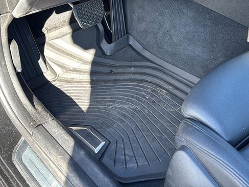 Used 2019 BMW 330i Sedan w/ Convenience Package image 18