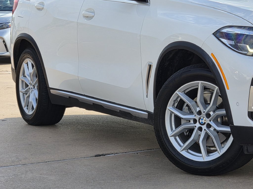 Used 2022 BMW X5 sDrive40i w/ Luxury Seating Package RWD image 11