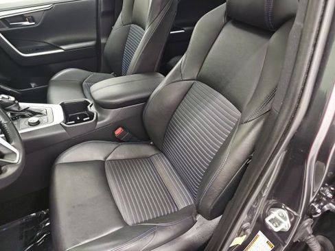 Used 2022 Toyota RAV4 XSE image 17