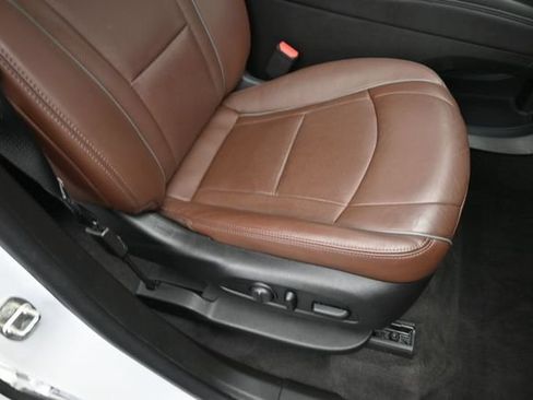 Used 2019 Buick Enclave Avenir w/ Avenir Technology Package AWD/4WD image 32