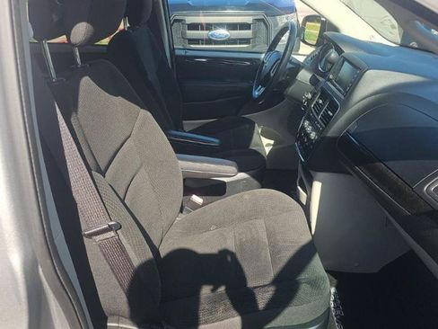 Used 2017 Dodge Grand Caravan SE w/ Power Window Group FWD image 9