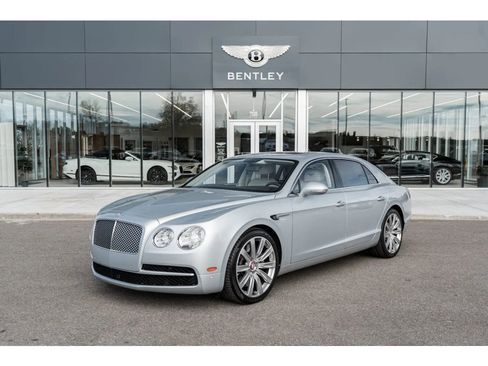 Used 2018 Bentley Flying Spur V8 image 1