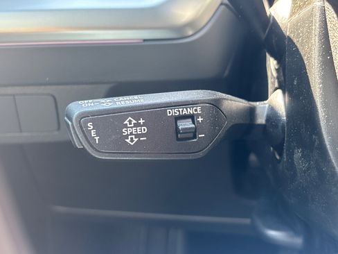 Used 2025 Audi Q4 e-tron Premium Plus image 54