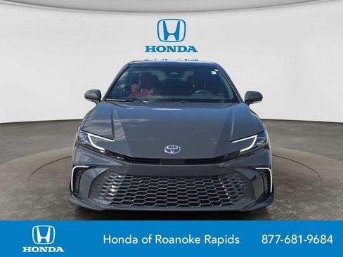 Used 2025 Toyota Camry XSE FWD image 8