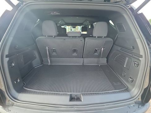 Used 2026 Chevrolet Traverse LT w/ Sun and Wheel Package FWD image 31
