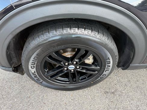 Used 2022 Ford Explorer XLT w/ Equipment Group 202A RWD image 47