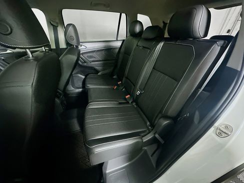 Used 2022 Volkswagen Tiguan SE image 25