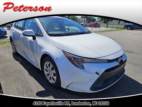 Certified 2025 Toyota Corolla LE FWD image 1