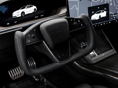 Used 2023 Tesla Model S Base image 23