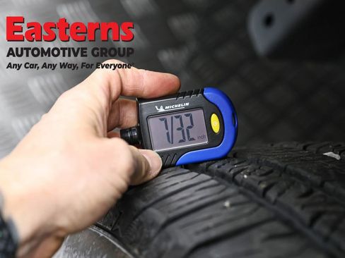Used 2025 Jeep Wrangler Unlimited Sahara AWD/4WD image 29