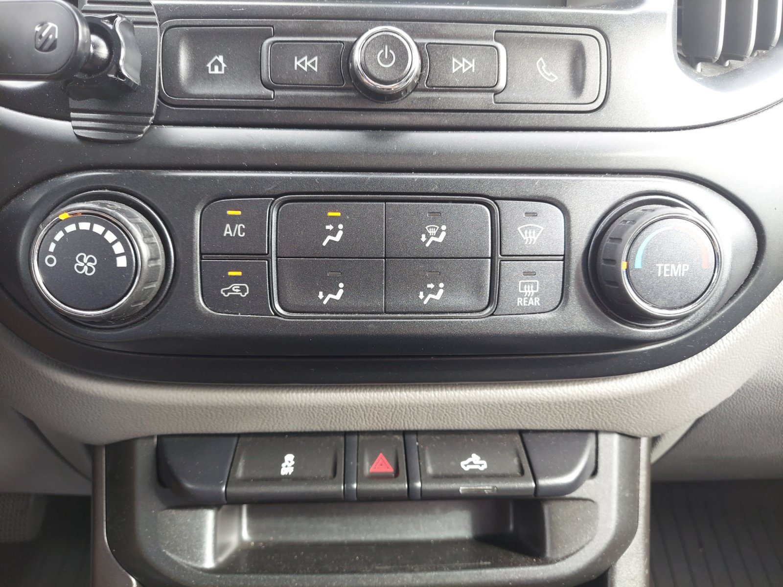 Used 2018 GMC Canyon 2WD Crew Cab w/ Convenience Package image 17