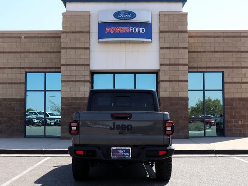 Used 2024 Jeep Gladiator Sport AWD/4WD image 7