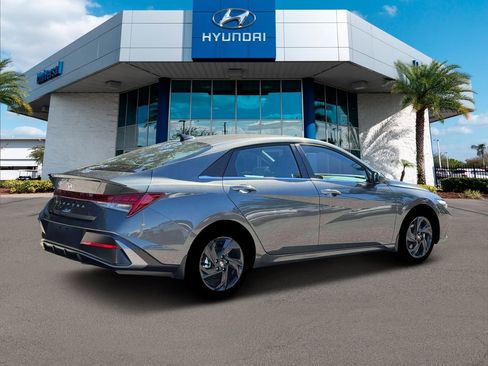 New 2026 Hyundai Elantra SEL Sport Premium FWD image 9