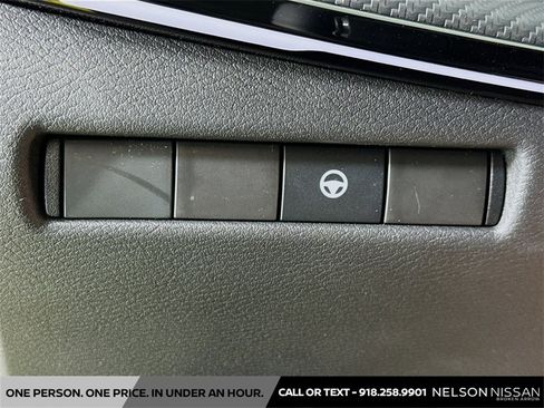 New 2025 Nissan Kicks SR image 10