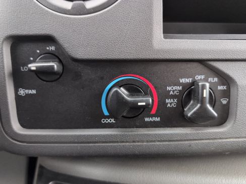 Used 2024 Ford E-450 and Econoline 450 Super Duty w/ Power Windows & Locks Group image 21