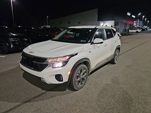 Certified 2024 Kia Seltos LX image 3