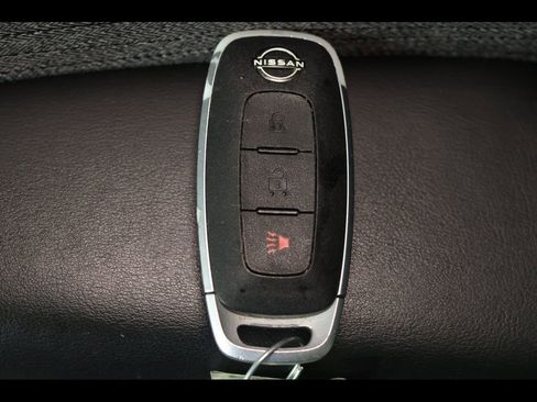 Used 2023 Nissan Rogue S image 10