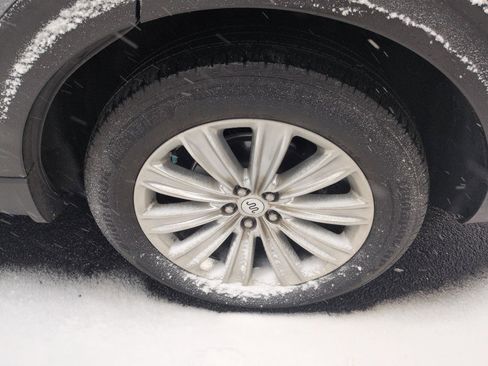 Used 2022 Ford Explorer King Ranch w/ Premium Technology Package image 5