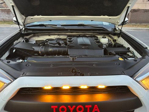 Used 2022 Toyota 4Runner TRD Off-Road Premium w/ Moonroof Package image 32