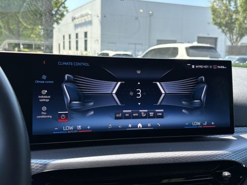 Certified 2025 BMW M440i RWD image 29