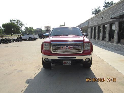 Used 2011 GMC Sierra 1500 SLE w/ Chrome Essentials Package AWD/4WD image 3