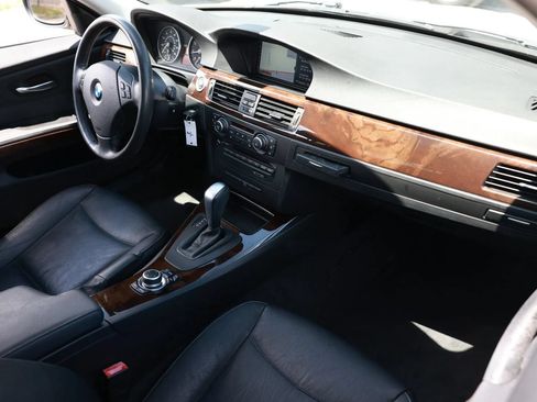 Used 2011 BMW 328i xDrive Sedan AWD/4WD image 25