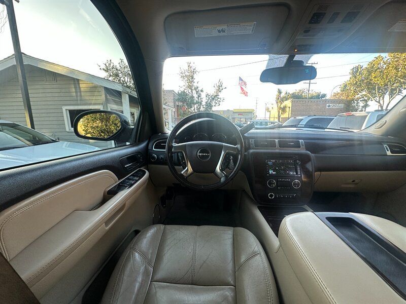 Used 2007 GMC Yukon Denali AWD/4WD image 16
