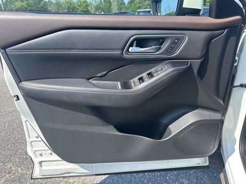 Used 2021 Nissan Rogue SL w/ Premium Package image 27