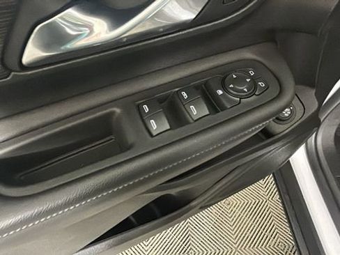 Used 2023 GMC Terrain SLE w/ Driver Convenience Package AWD/4WD image 11