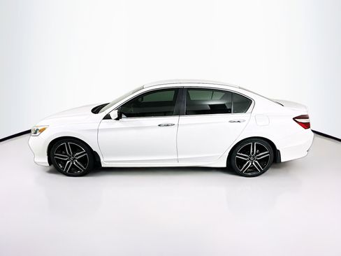 Used 2016 Honda Accord Sport image 4