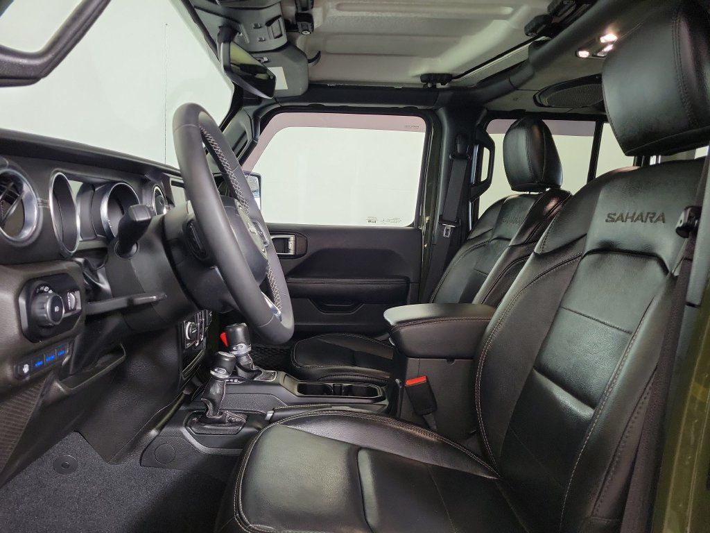Used 2023 Jeep Wrangler Unlimited Sahara AWD/4WD image 12