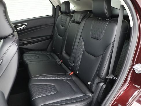 Used 2024 Ford Edge Titanium image 12