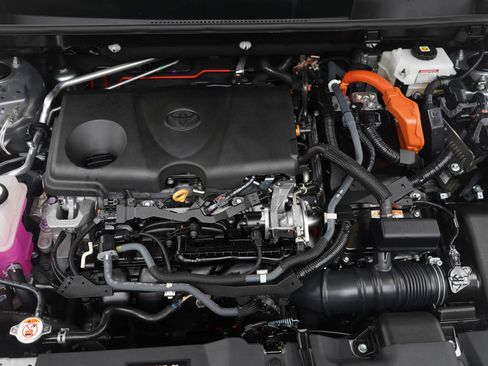 Used 2021 Toyota RAV4 XLE image 30