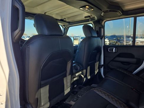 Used 2023 Jeep Gladiator Overland image 15
