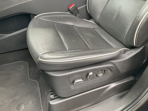 Used 2024 Cadillac Escalade ESV Premium Luxury image 29