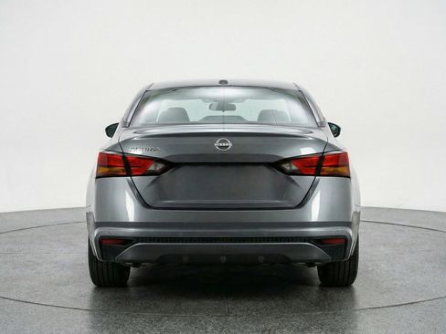 Used 2025 Nissan Altima 2.5 SV image 7
