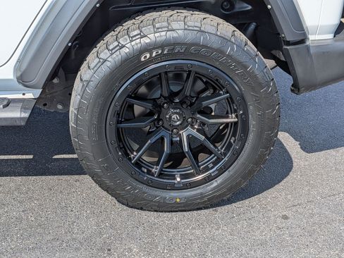 Used 2024 Jeep Wrangler Unlimited Sport AWD/4WD image 9