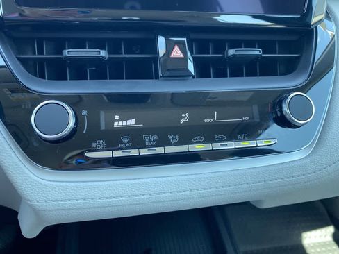 Used 2026 Toyota Corolla Cross L image 18