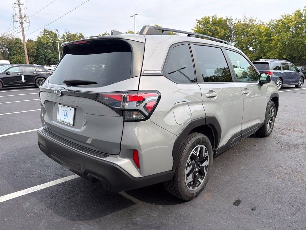 Used 2025 Subaru Forester Premium w/ Convenience Package #1 AWD/4WD image 5
