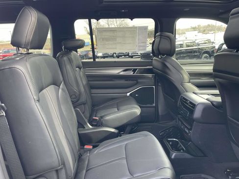 New 2026 Jeep Grand Wagoneer Limited AWD/4WD image 17