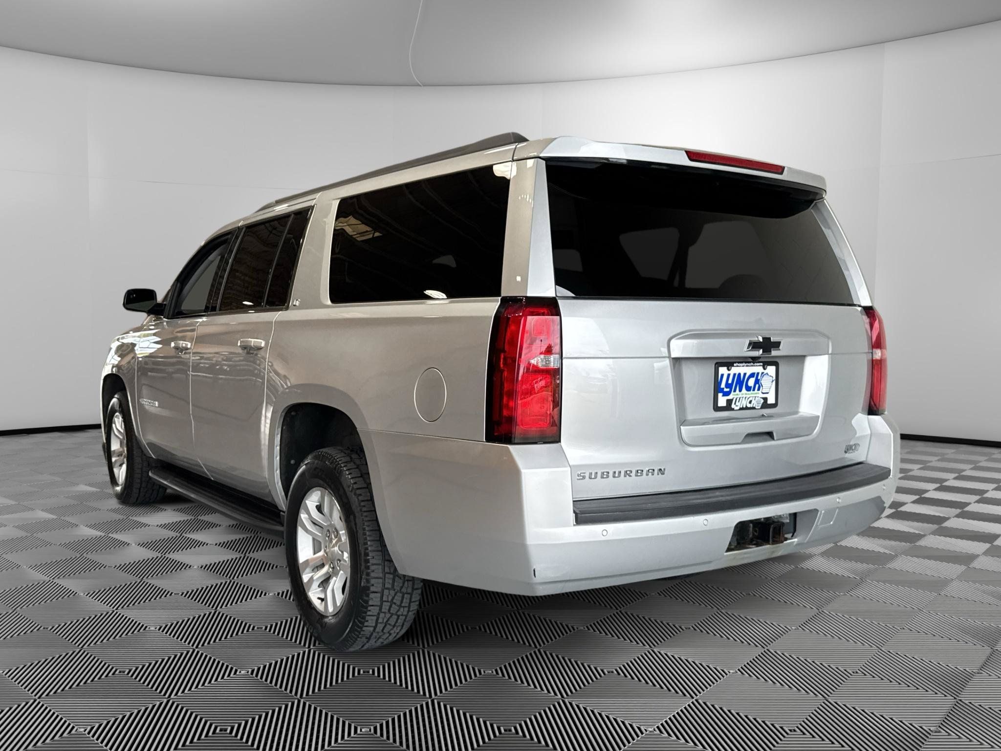 Used 2020 Chevrolet Suburban LT AWD/4WD image 3