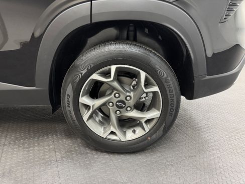 New 2026 Chevrolet Trax LT w/ LPO, Blackout Package image 10