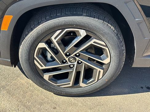 New 2025 Hyundai Tucson Limited image 11