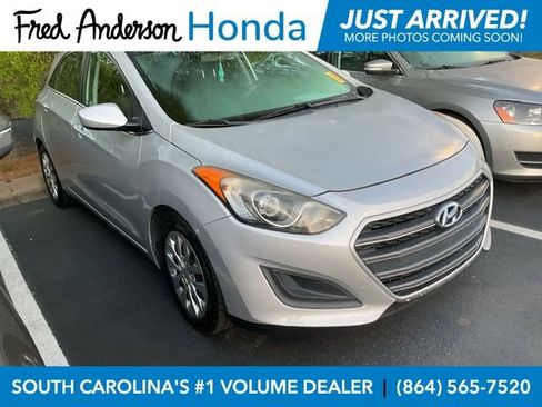 Used 2017 Hyundai Elantra GT image 1