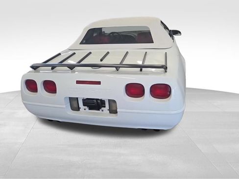 Used 1991 Chevrolet Corvette Convertible RWD image 4